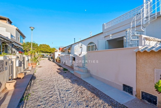 Resale - Bungalow -
Torrevieja - Costa Blanca