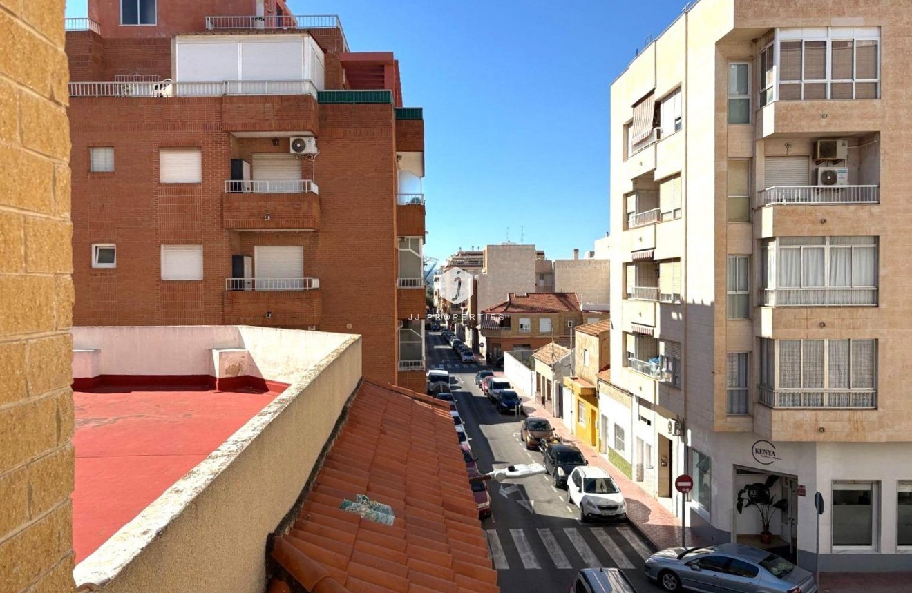 Resale - Apartment / flat -
Torrevieja - Centro