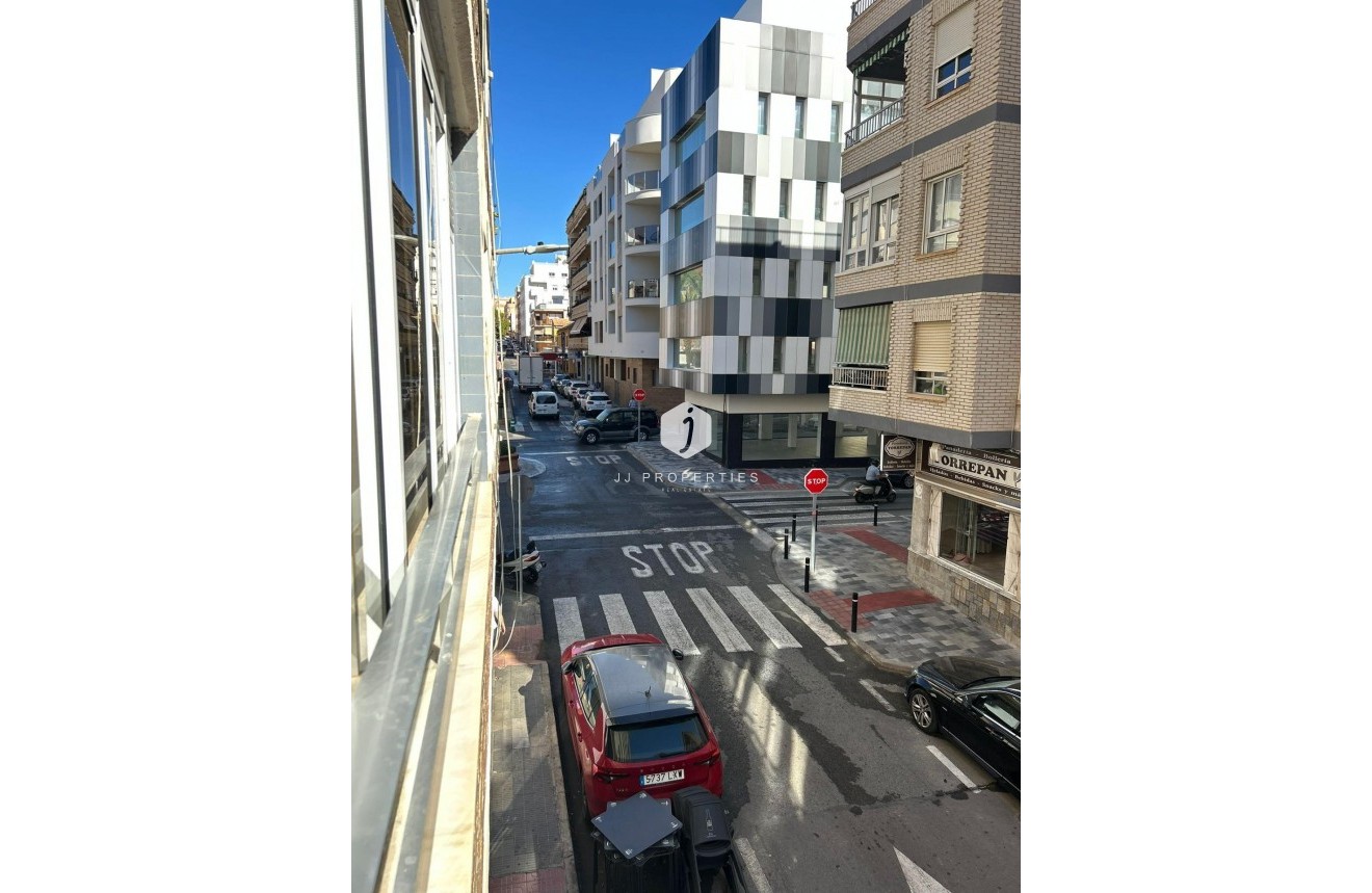 Resale - Apartment / flat -
Torrevieja