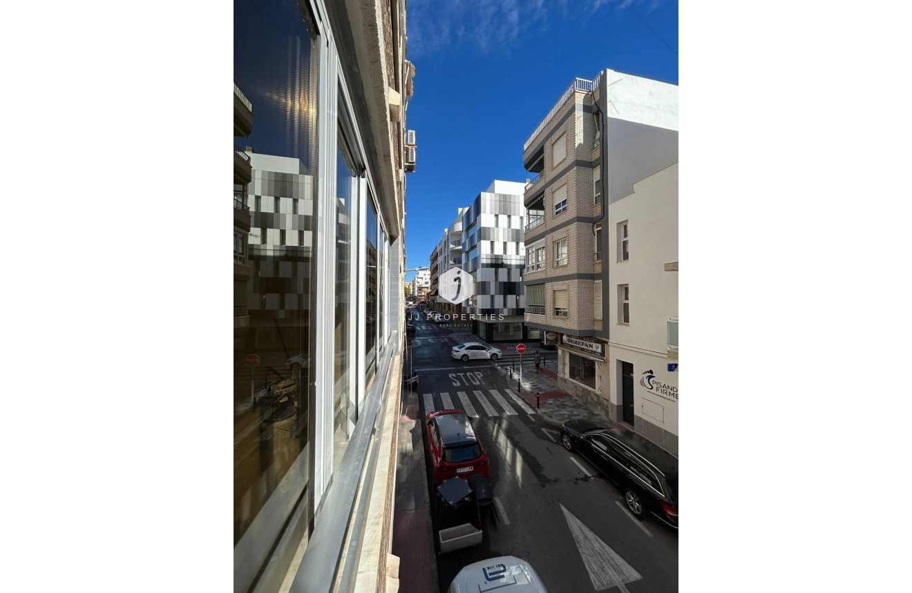 Resale - Apartment / flat -
Torrevieja