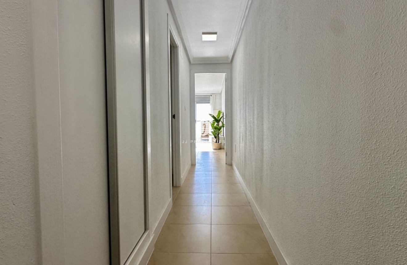 Resale - Apartment / flat -
Torrevieja - Costa Blanca