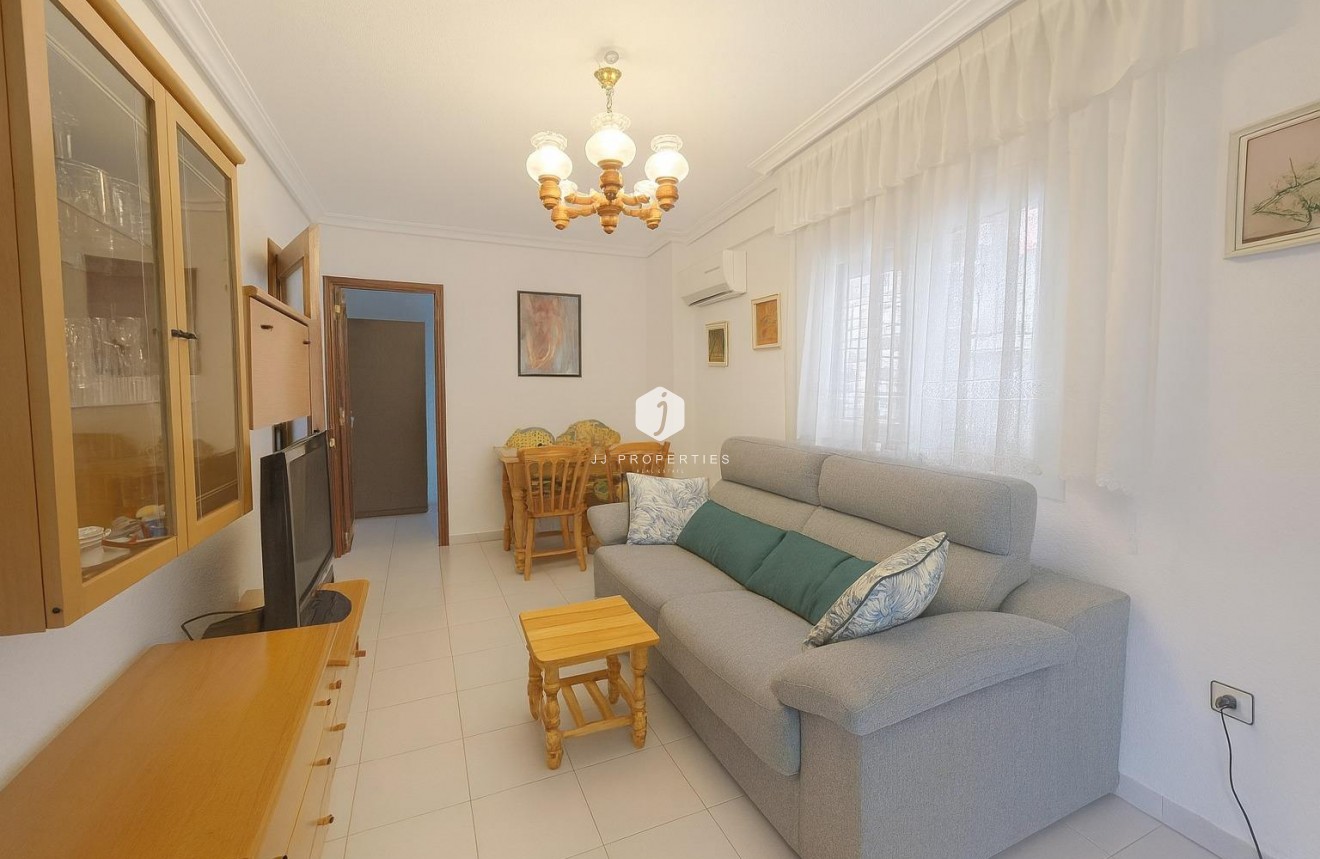 Tweedehands - Appartement / flat -
Torrevieja - Acequion