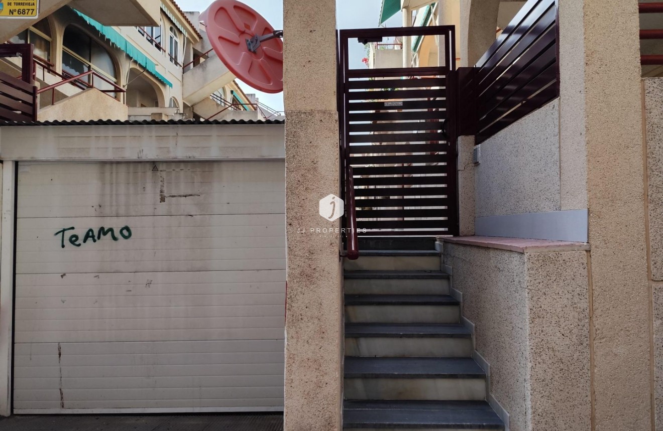 Tweedehands - Appartement / flat -
Torrevieja - Acequion