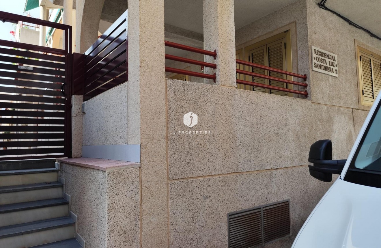 Tweedehands - Appartement / flat -
Torrevieja - Acequion