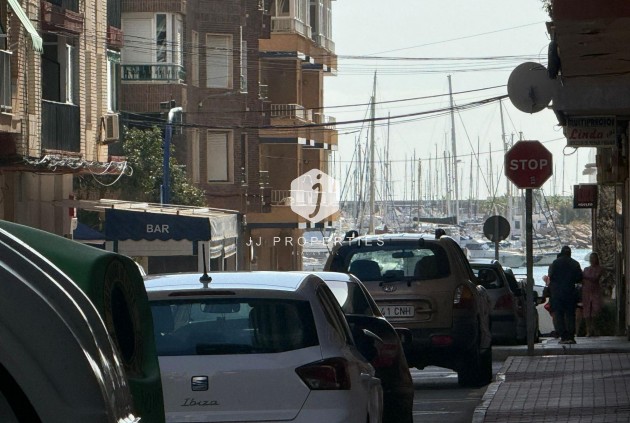 Tweedehands - Appartement / flat -
Torrevieja - Acequion