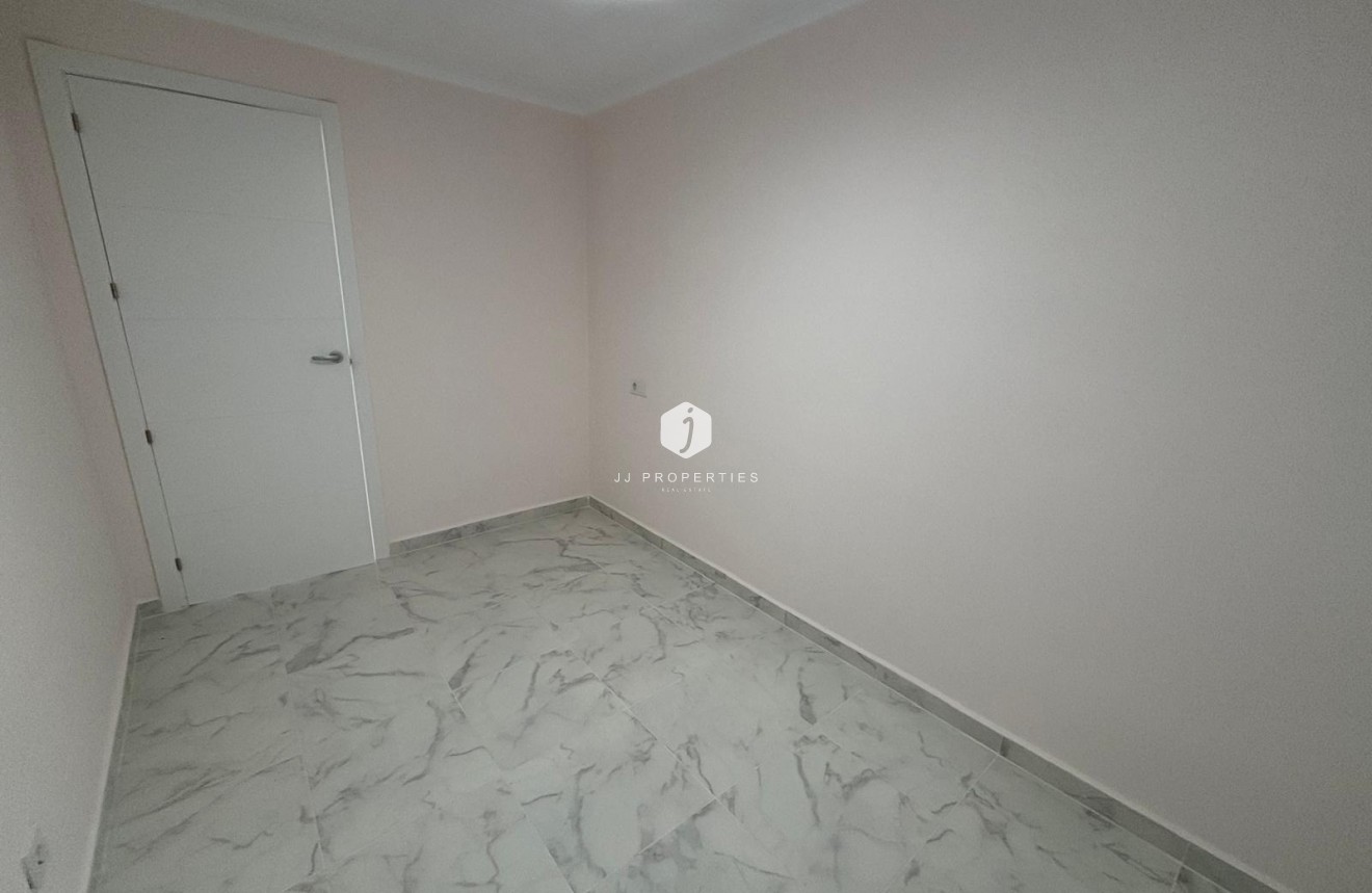 Aus zweiter Hand - Penthouse -
Torrevieja - Acequion