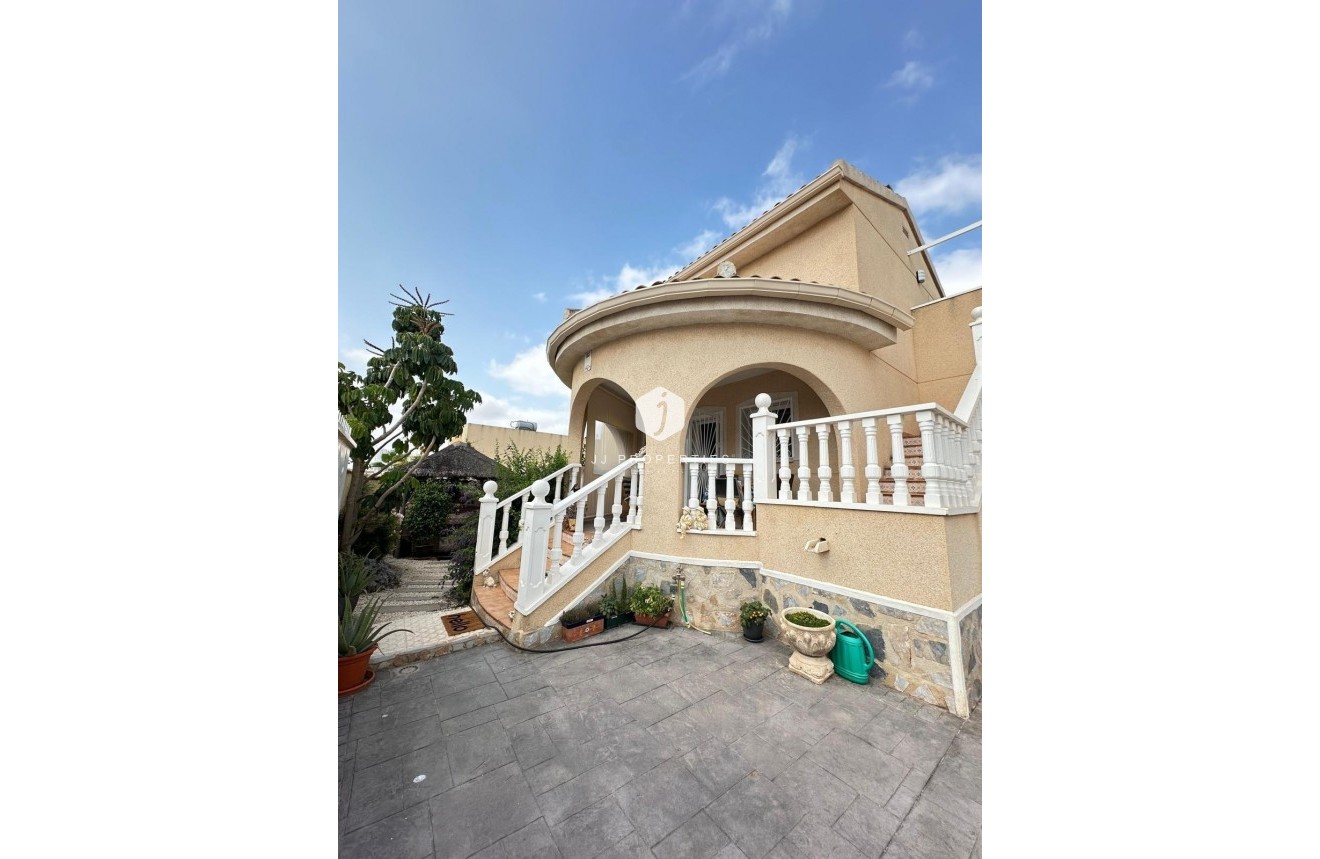 Aus zweiter Hand - Villa -
Ciudad Quesada - Costa Blanca Sur