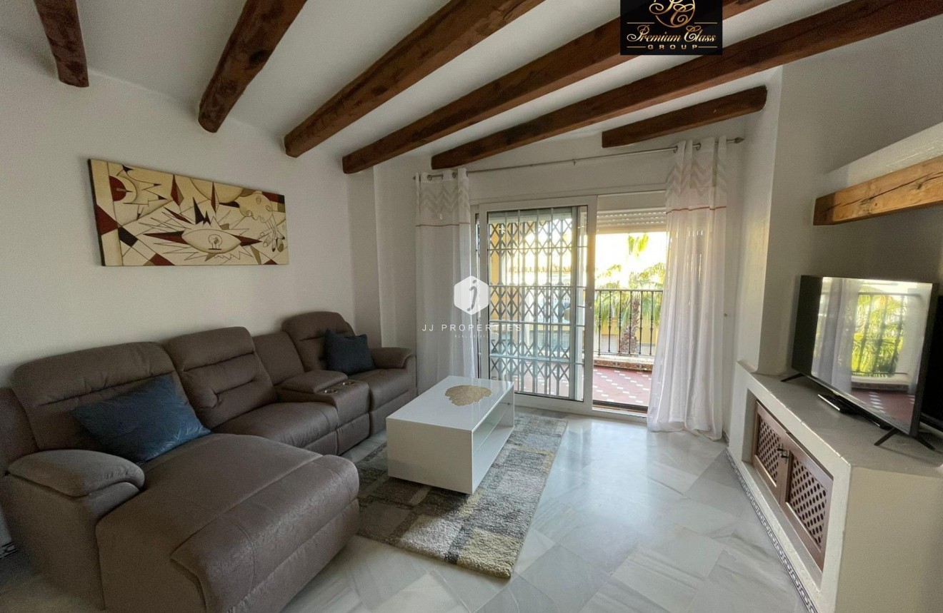 Z drugiej ręki - Daszek -
Torrevieja - Los Frutales