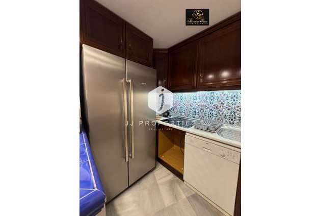 Z drugiej ręki - Daszek -
Torrevieja - Los Frutales