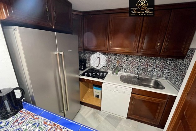 Z drugiej ręki - Daszek -
Torrevieja - Los Frutales