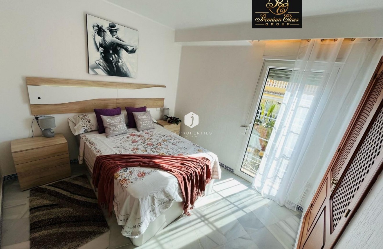 Z drugiej ręki - Daszek -
Torrevieja - Los Frutales