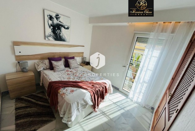 Z drugiej ręki - Daszek -
Torrevieja - Los Frutales