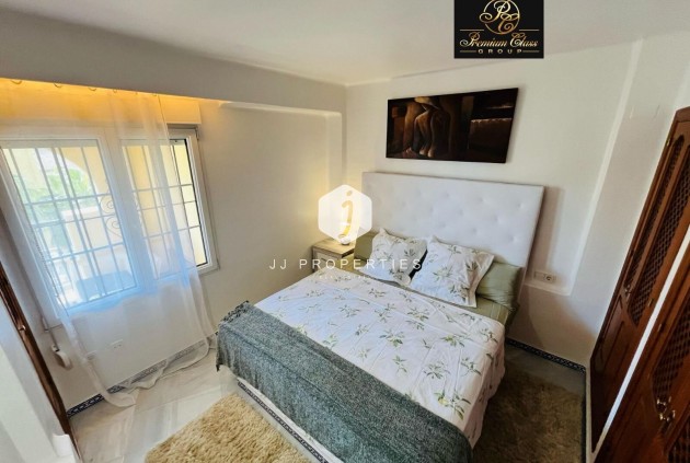 Z drugiej ręki - Daszek -
Torrevieja - Los Frutales