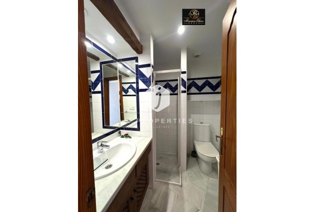 Z drugiej ręki - Daszek -
Torrevieja - Los Frutales