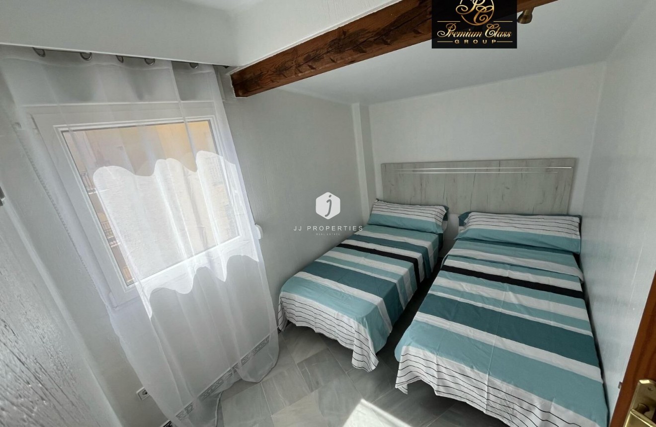 Z drugiej ręki - Daszek -
Torrevieja - Los Frutales