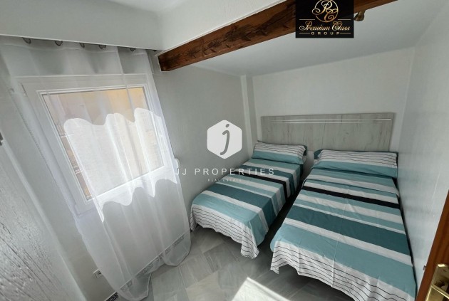 Z drugiej ręki - Daszek -
Torrevieja - Los Frutales