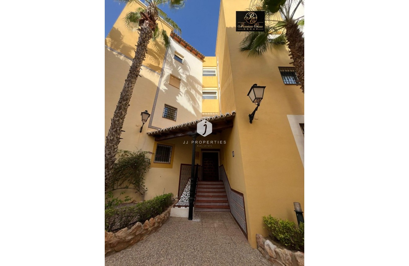 Z drugiej ręki - Daszek -
Torrevieja - Los Frutales