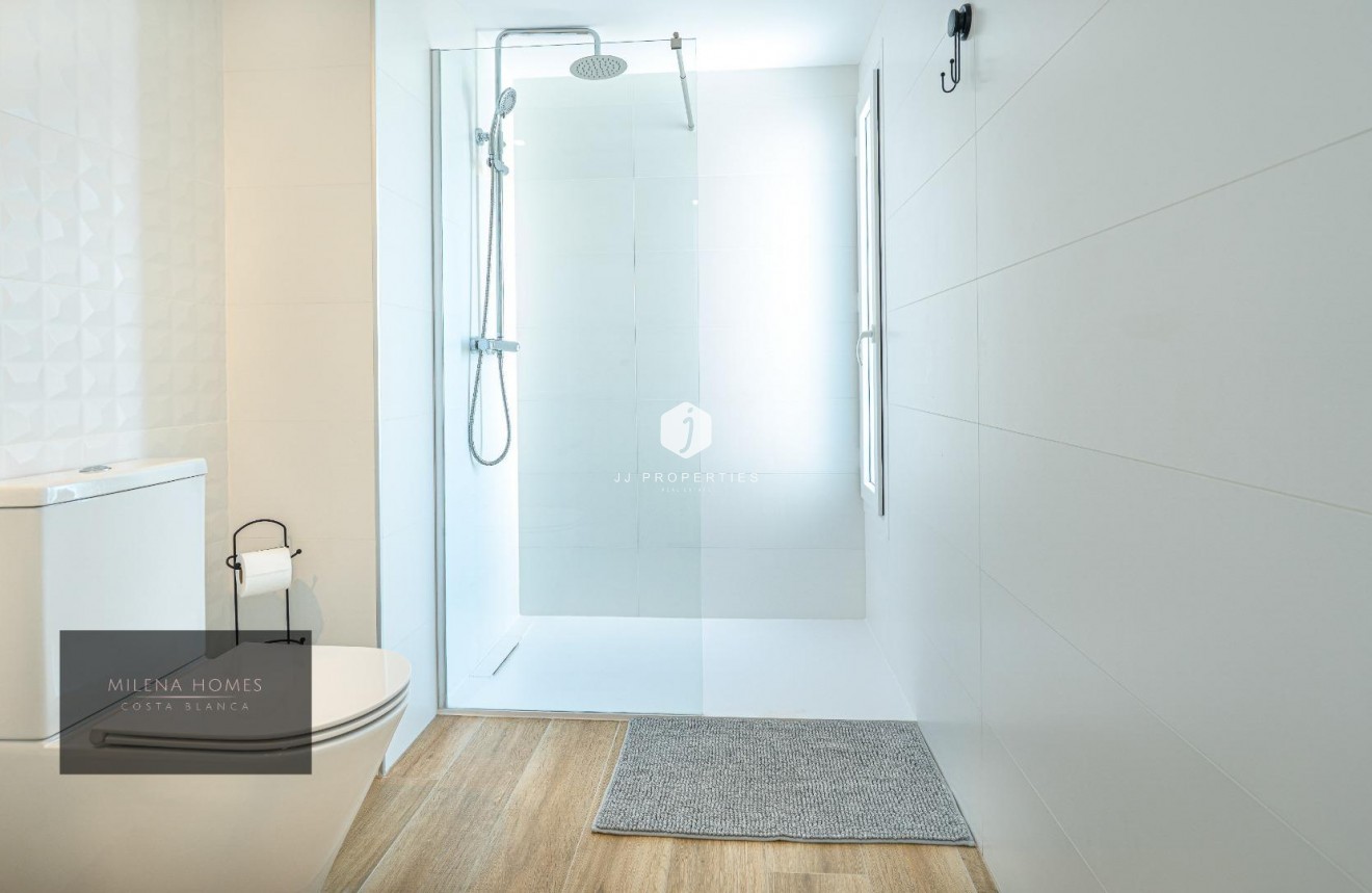 Resale - Apartment / flat -
Torrevieja - Punta prima