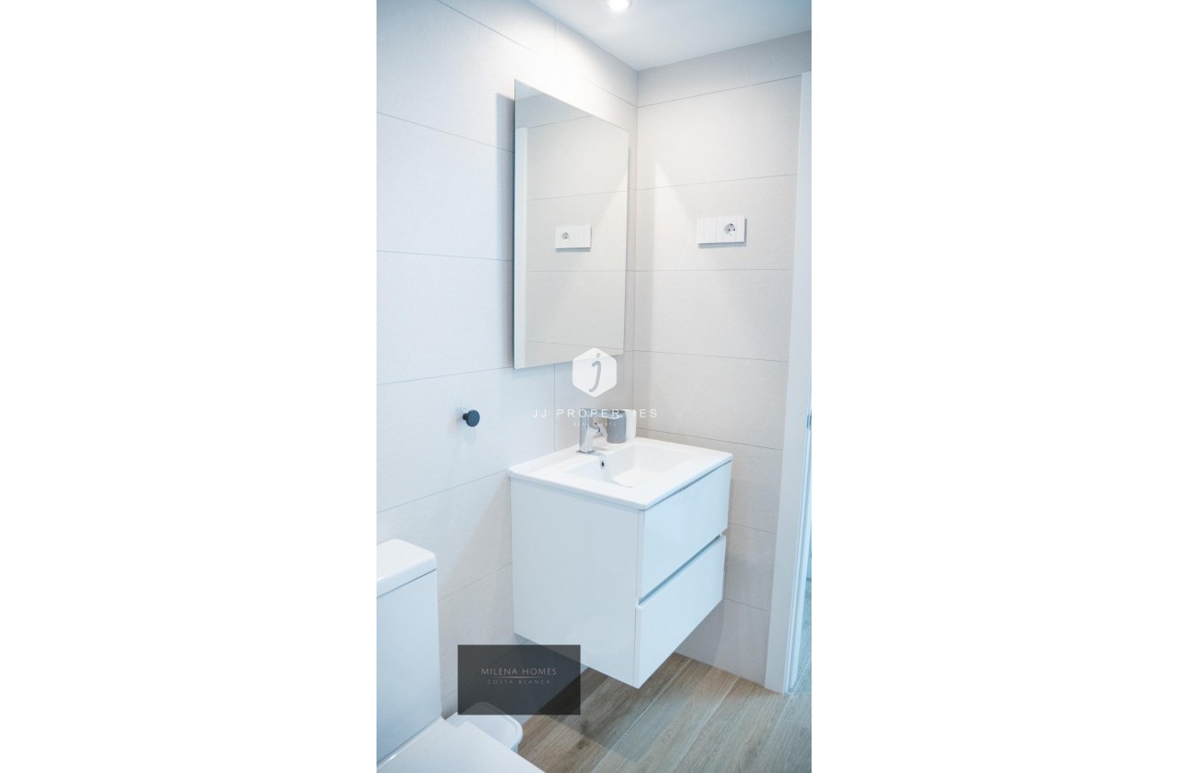 Resale - Apartment / flat -
Torrevieja - Punta prima