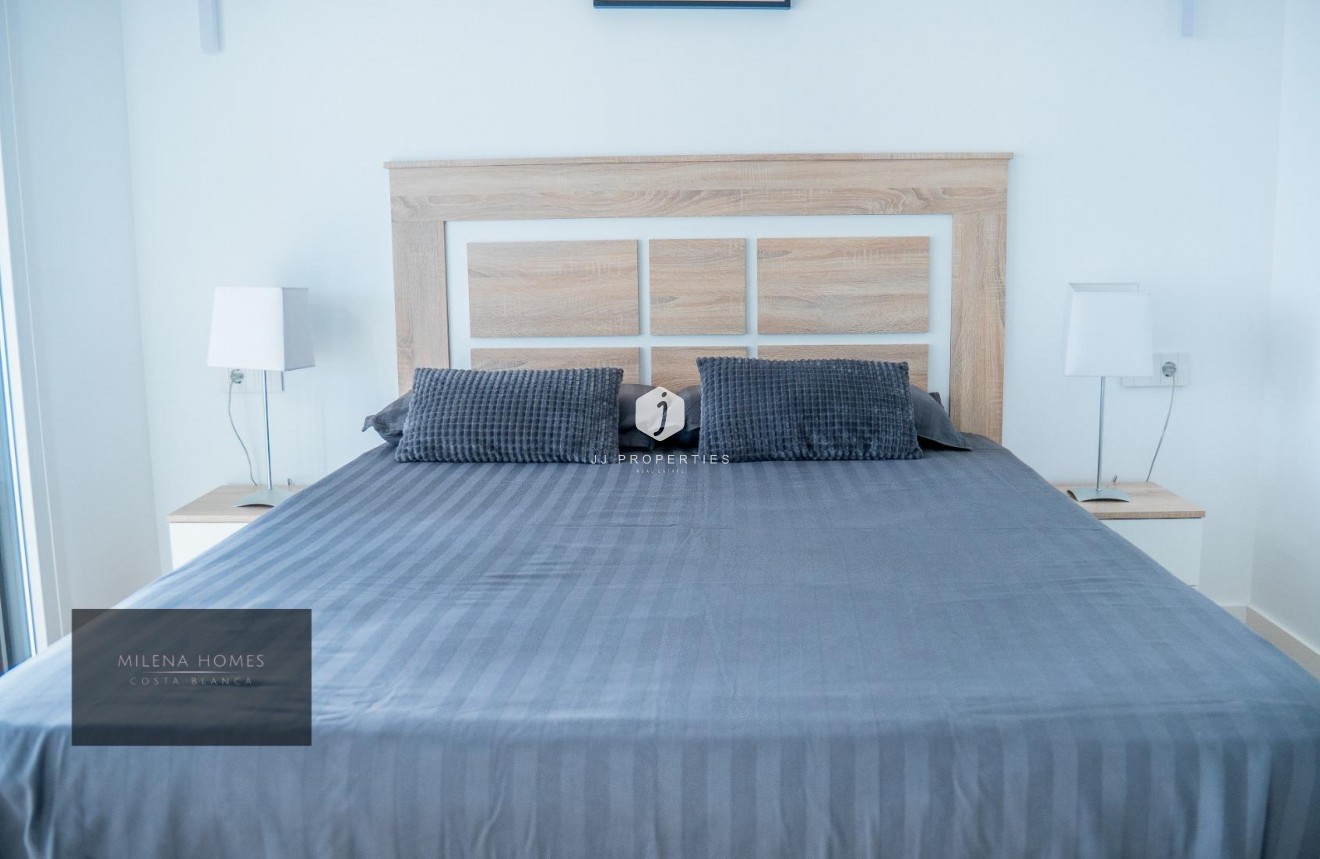 Resale - Apartment / flat -
Torrevieja - Punta prima