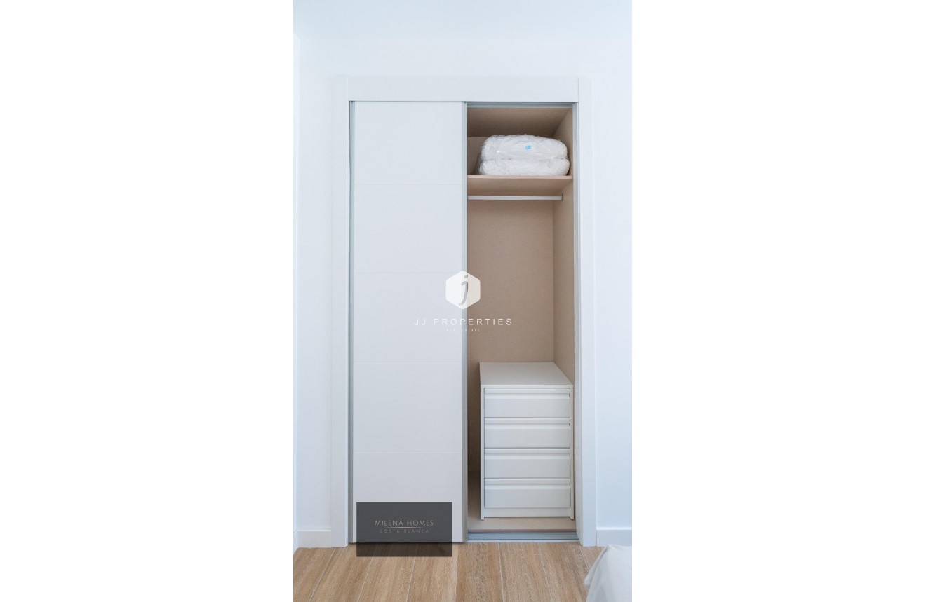 Resale - Apartment / flat -
Torrevieja - Punta prima