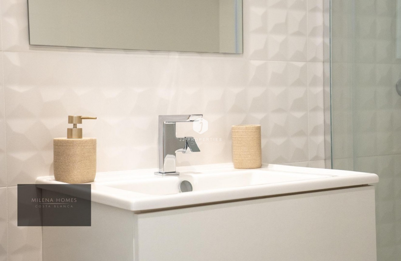 Resale - Apartment / flat -
Torrevieja - Punta prima