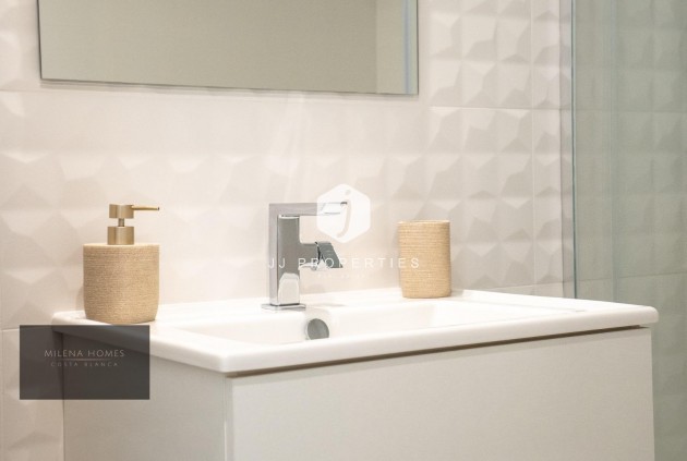 Resale - Apartment / flat -
Torrevieja - Punta prima