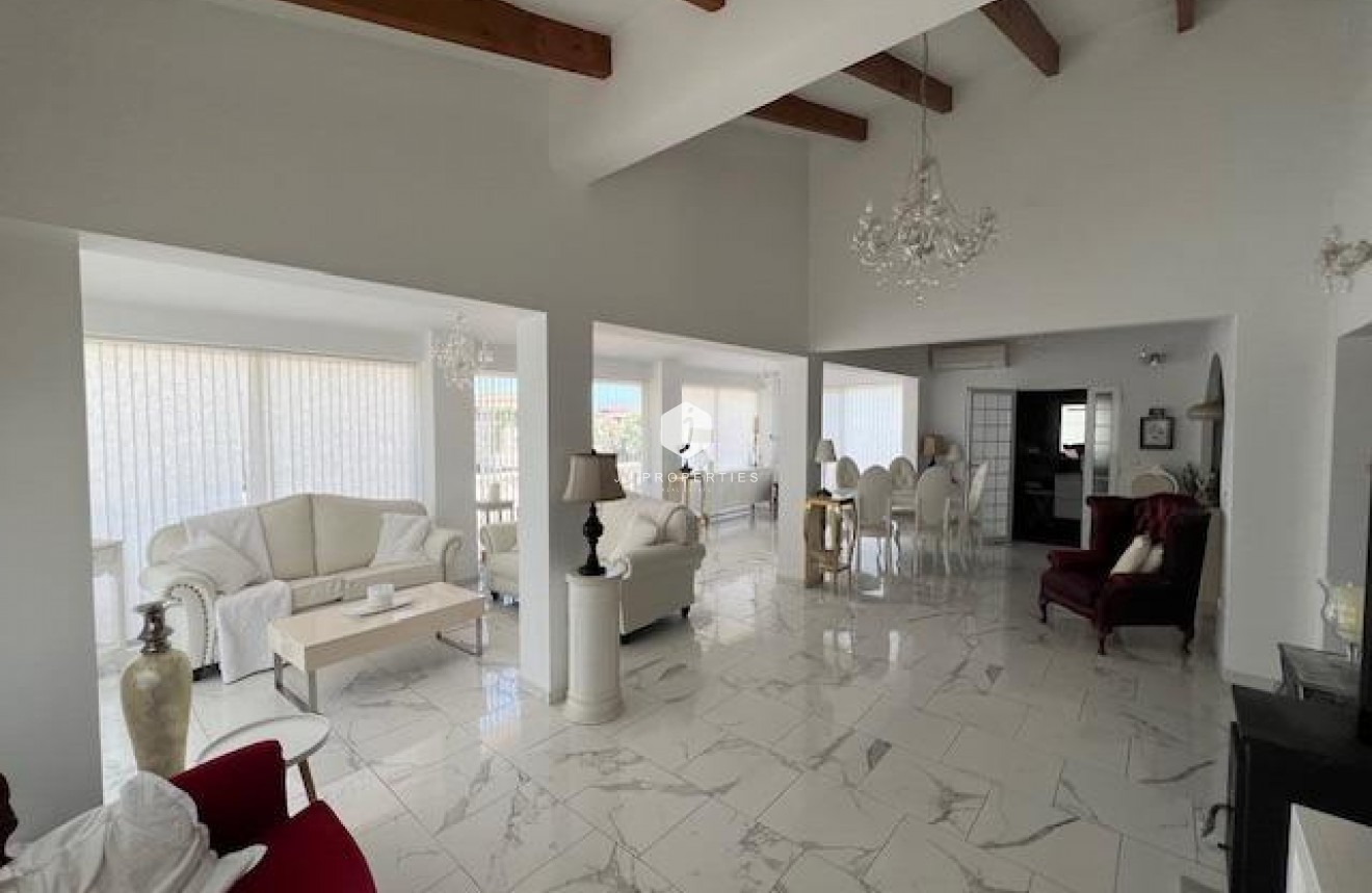 D'occasion - Villa -
Dolores - Comunidad Valenciana