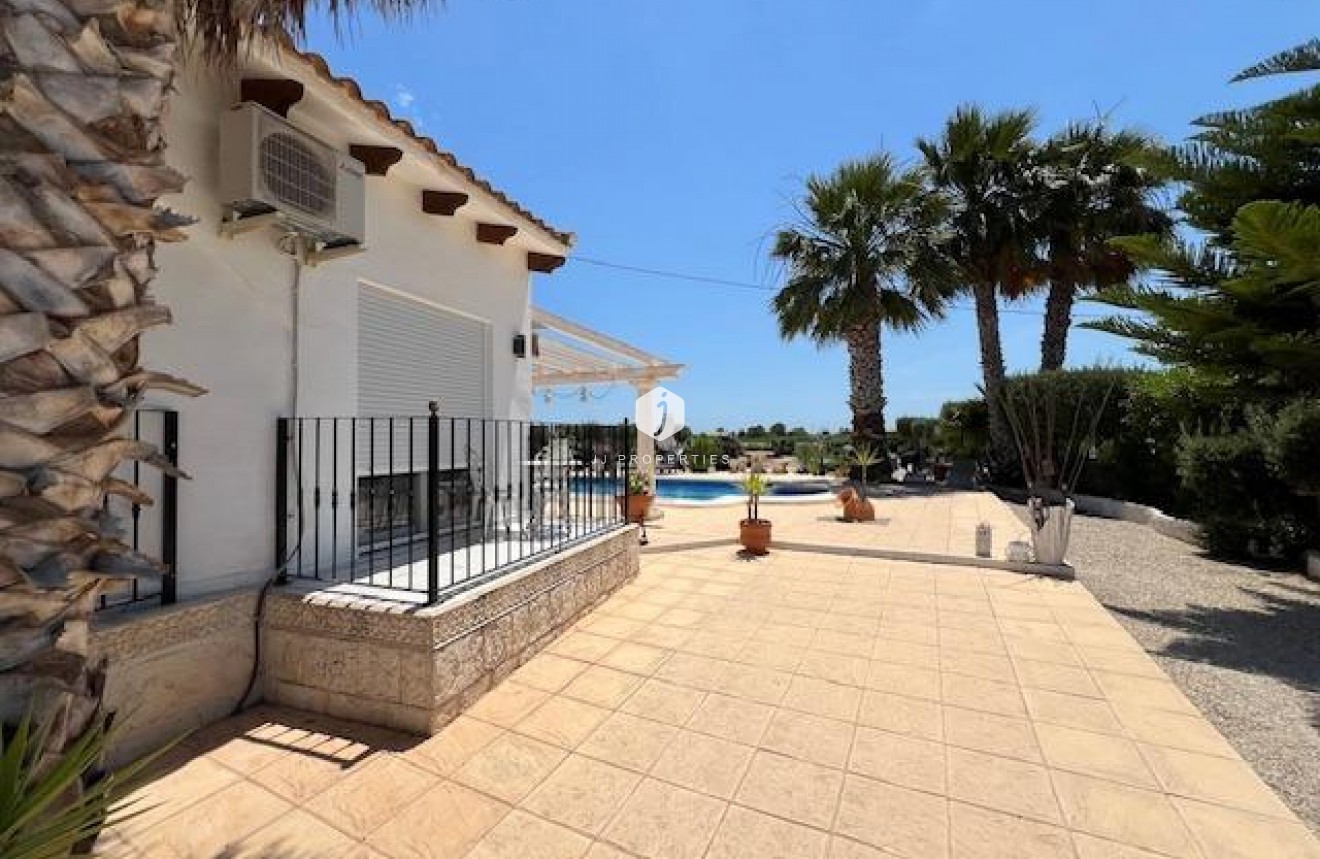 D'occasion - Villa -
Dolores - Comunidad Valenciana