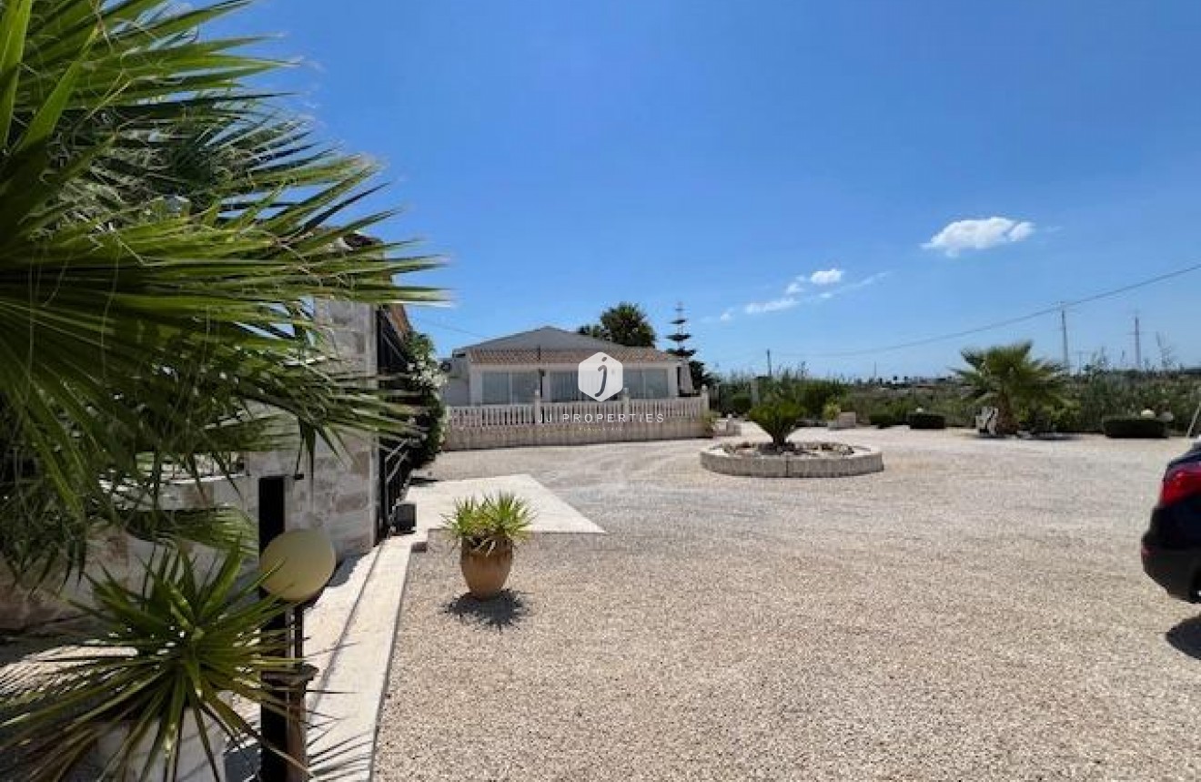 D'occasion - Villa -
Dolores - Comunidad Valenciana