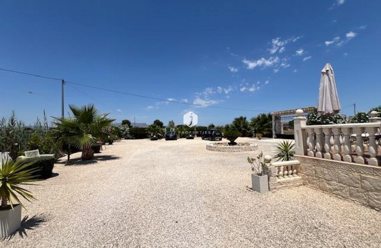 D'occasion - Villa -
Dolores - Comunidad Valenciana