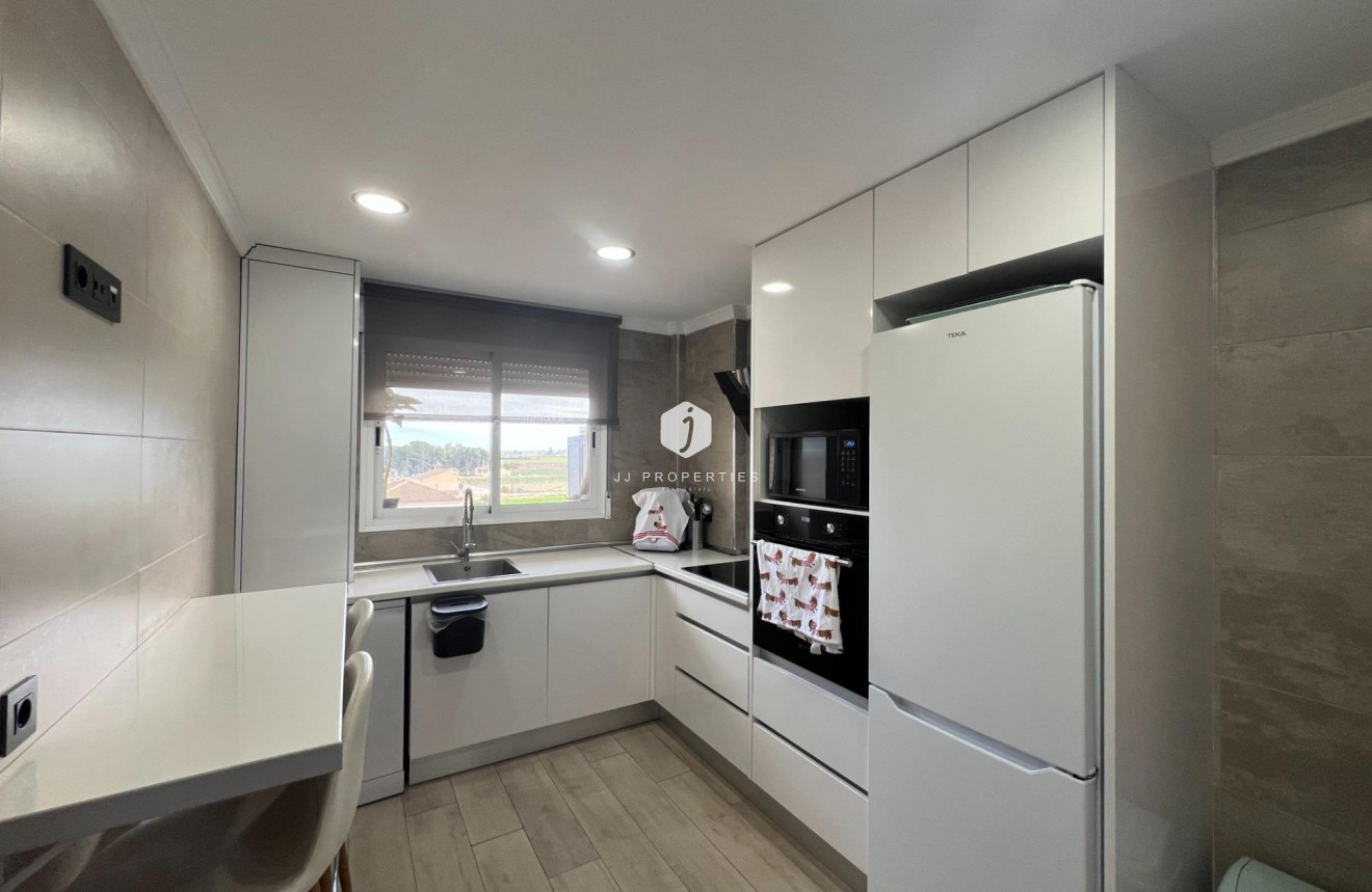 Resale - Apartment / flat -
Dolores - Comunidad Valenciana