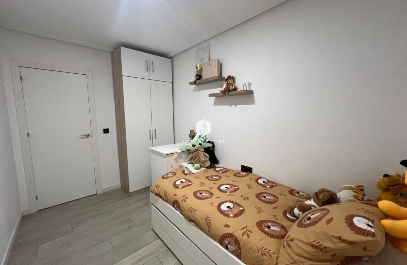 Resale - Apartment / flat -
Dolores - Comunidad Valenciana