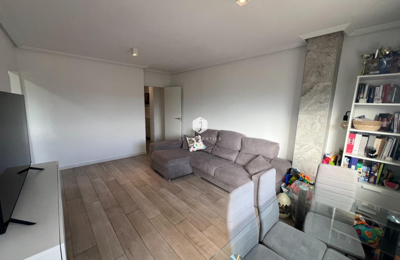 Resale - Apartment / flat -
Dolores - Comunidad Valenciana