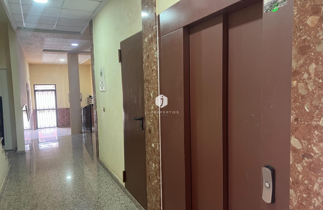 Resale - Apartment / flat -
Dolores - Comunidad Valenciana