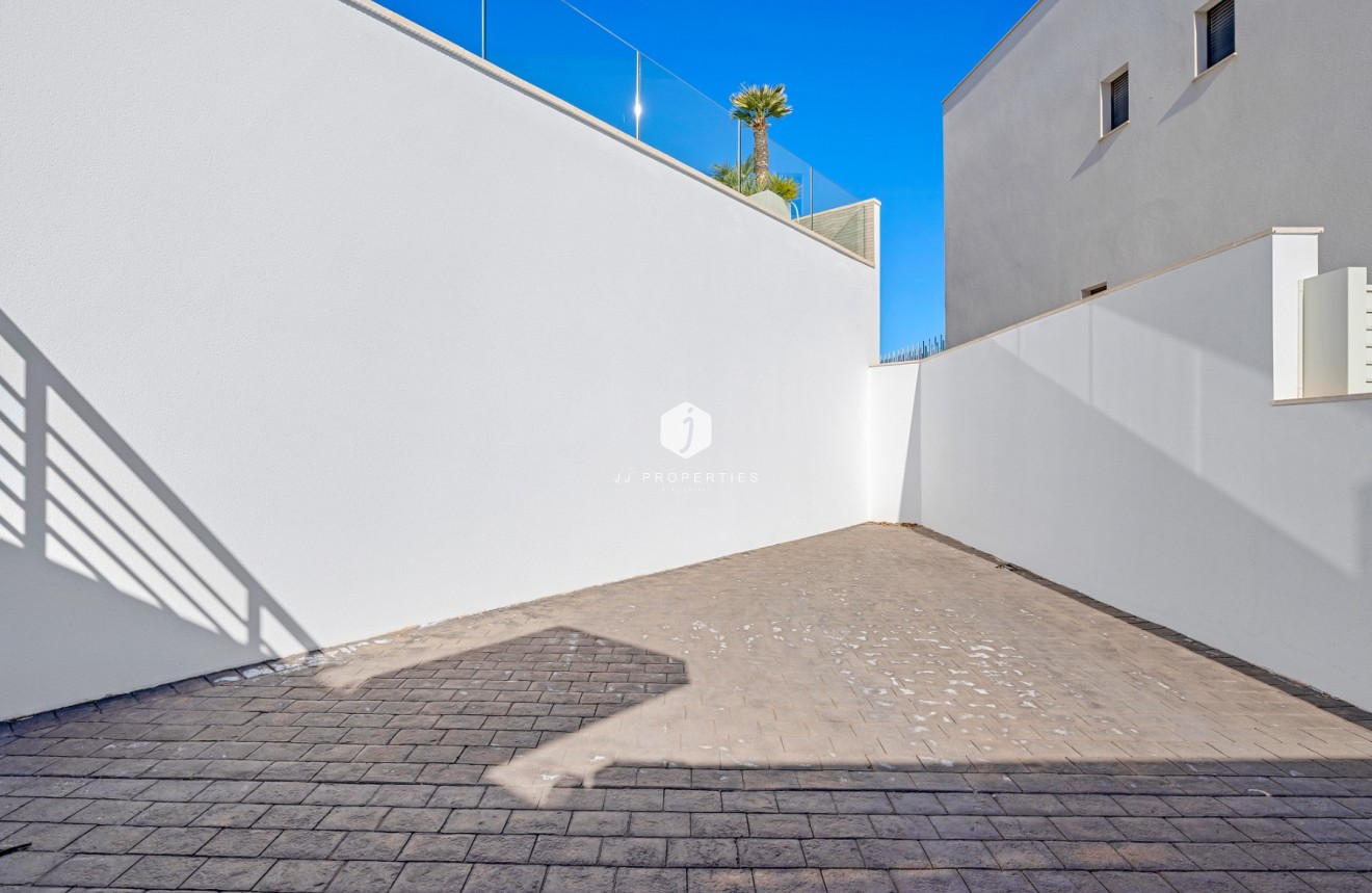 Resale - Villa -
San Miguel de Salinas - Inland