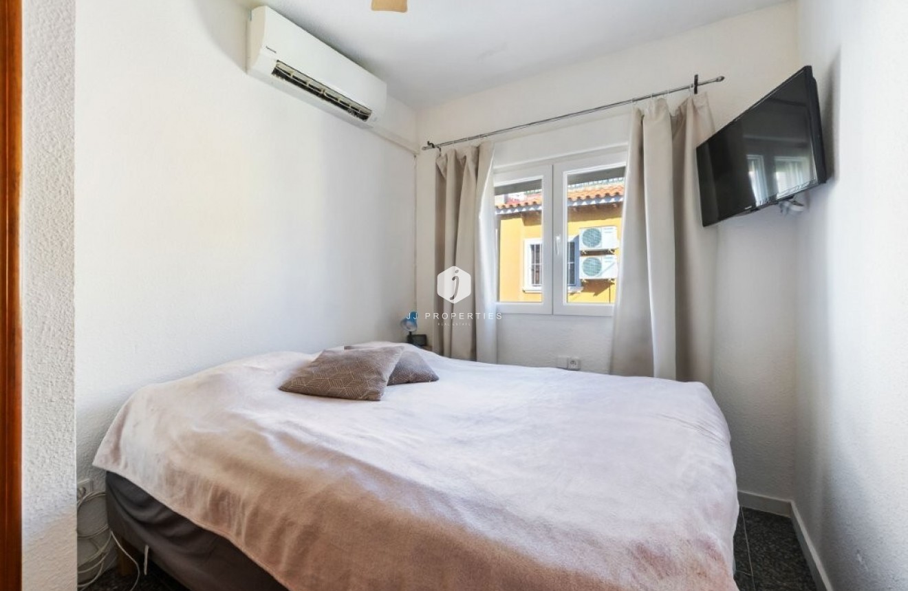 Resale - Chalet -
Torrevieja - Cabo cervera