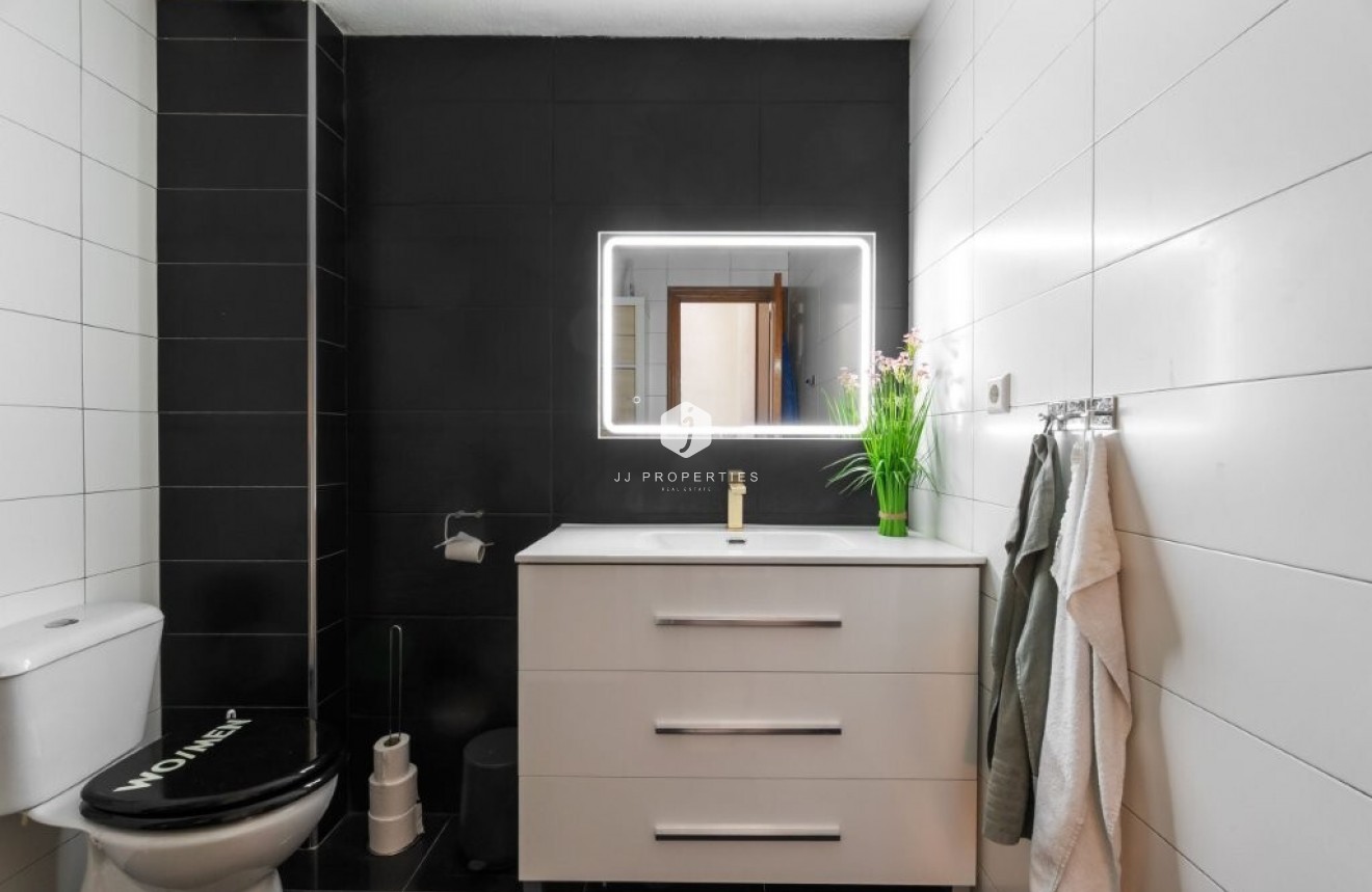 Resale - Chalet -
Torrevieja - Cabo cervera