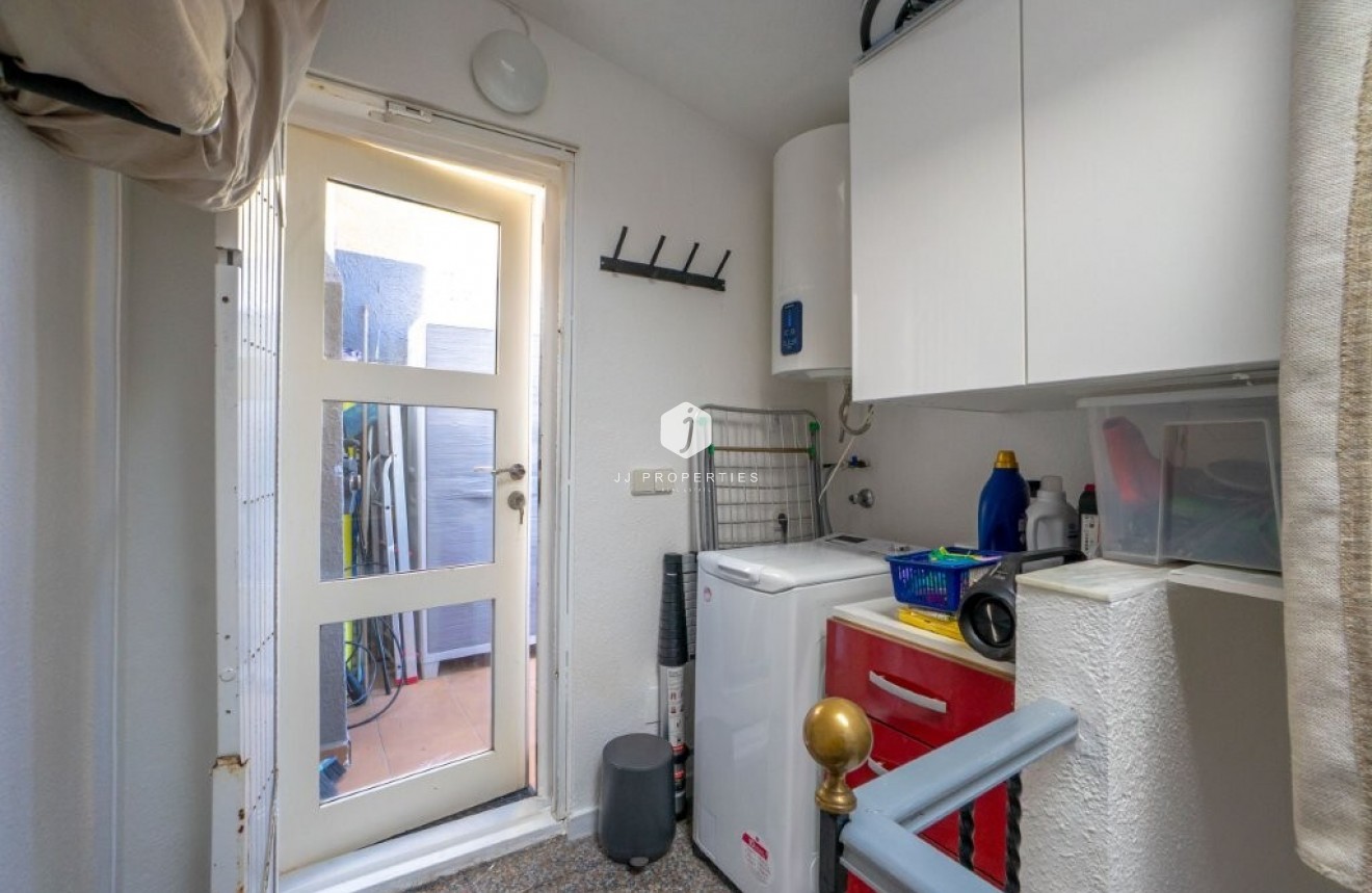 Resale - Chalet -
Torrevieja - Cabo cervera