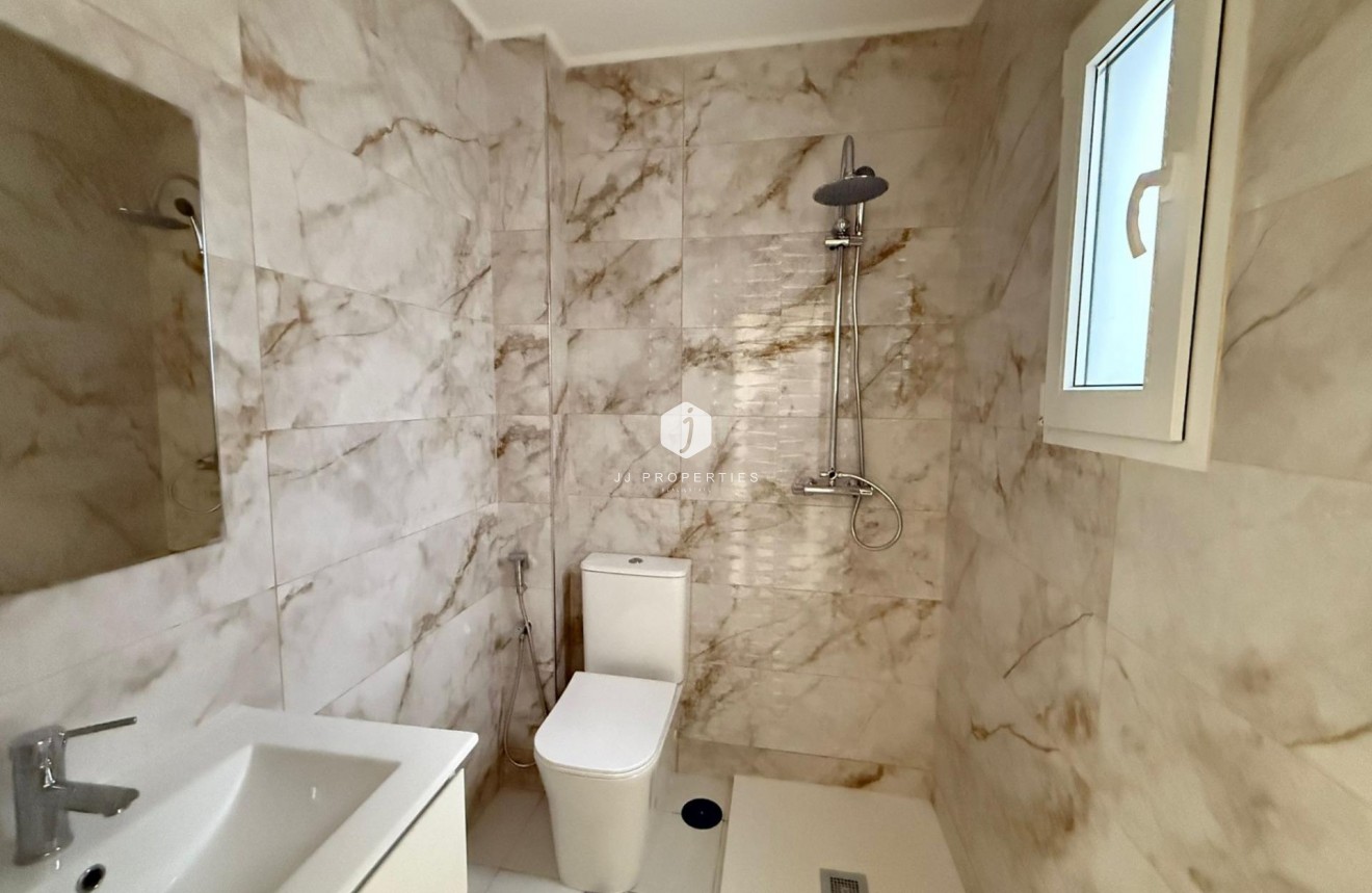 Resale - Apartment / flat -
Torrevieja - Centro