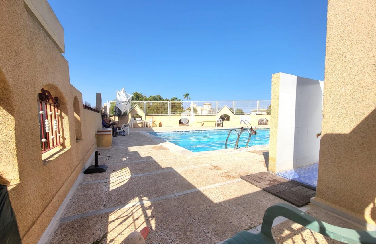 Tweedehands - Chalet -
Orihuela Costa - Playa Flamenca