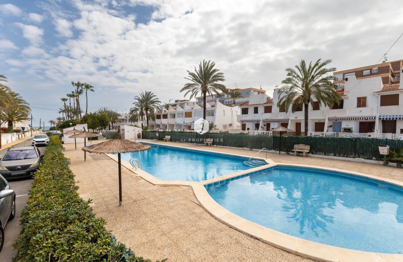 Resale - Apartment / flat -
Torrevieja - La veleta