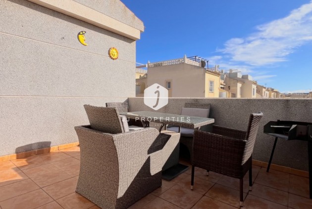 Resale - Chalet -
Torrevieja - Costa Blanca