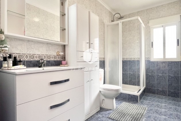 Resale - Chalet -
Torrevieja - Costa Blanca