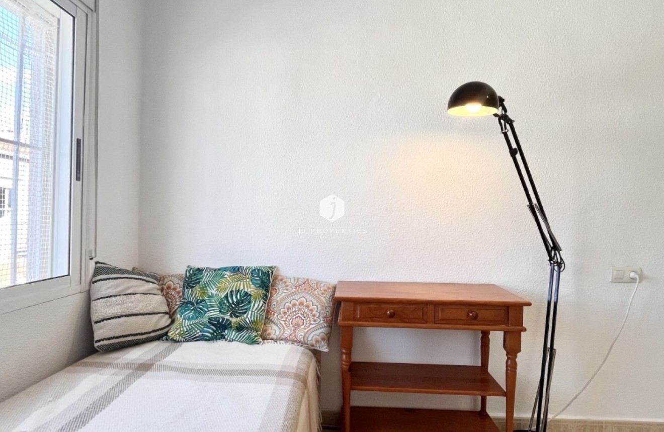 Resale - Chalet -
Torrevieja - Costa Blanca