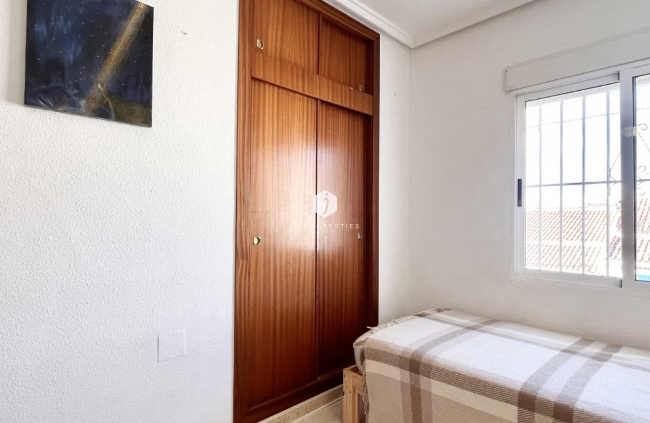 Resale - Chalet -
Torrevieja - Costa Blanca