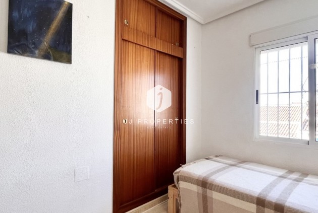 Resale - Chalet -
Torrevieja - Costa Blanca