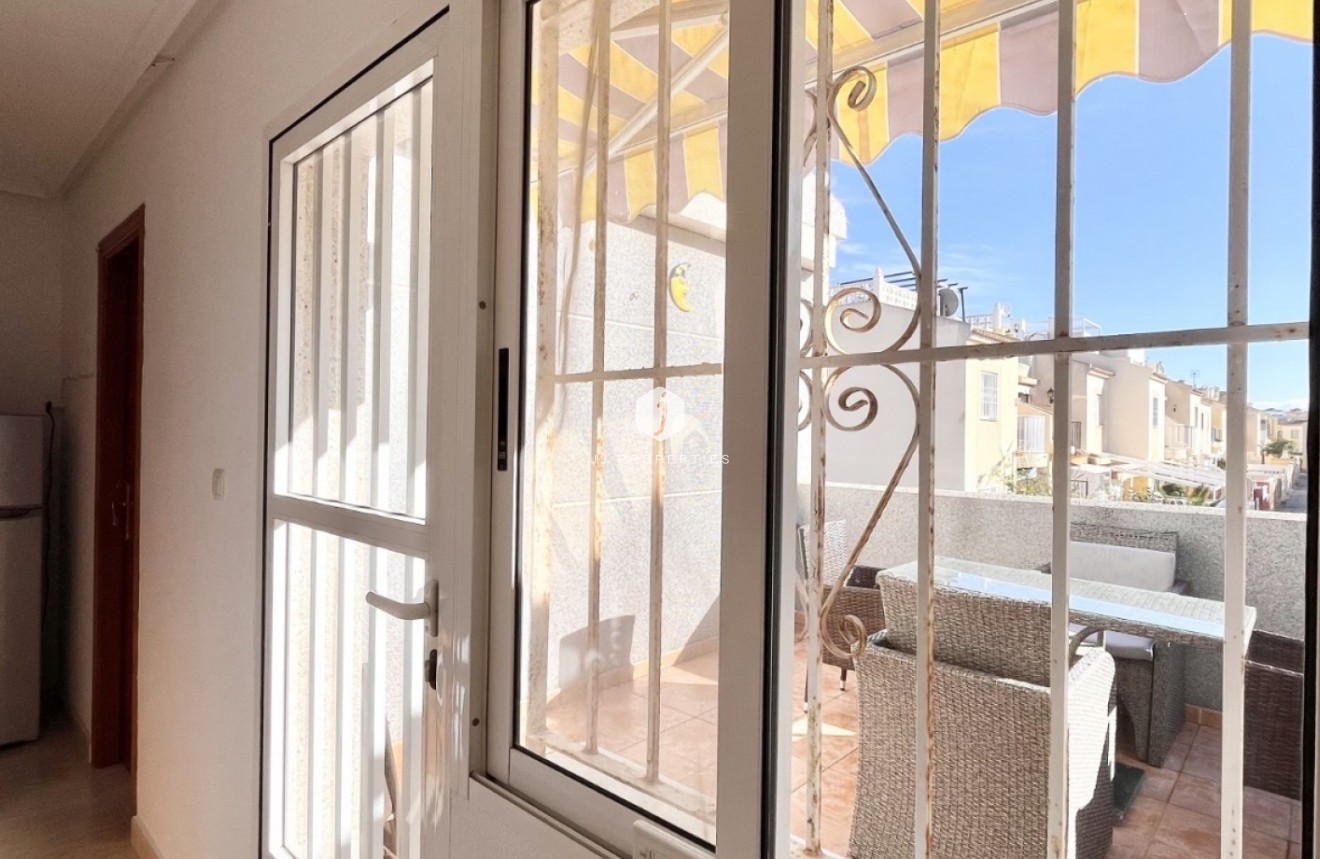 Resale - Chalet -
Torrevieja - Costa Blanca