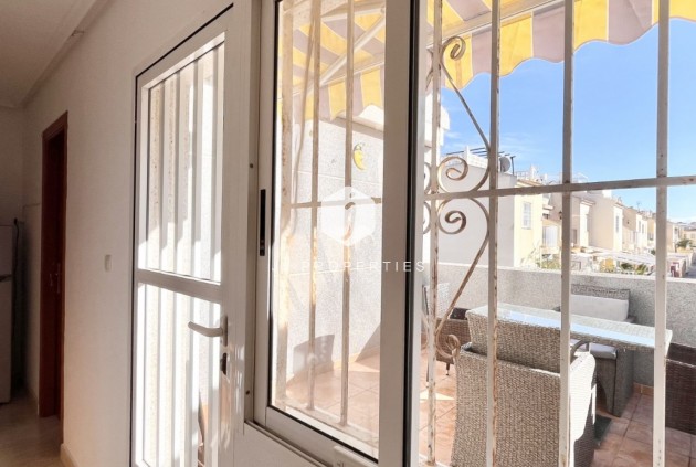 Resale - Chalet -
Torrevieja - Costa Blanca