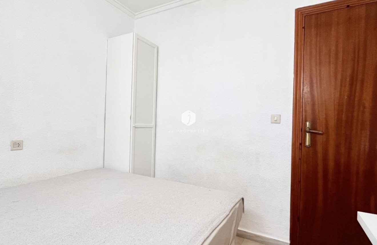 Resale - Chalet -
Torrevieja - Costa Blanca